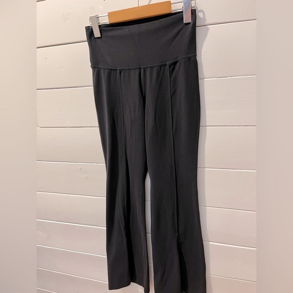 🖤 TNA black flare leggings with slit, size M - Picture 7 of 7